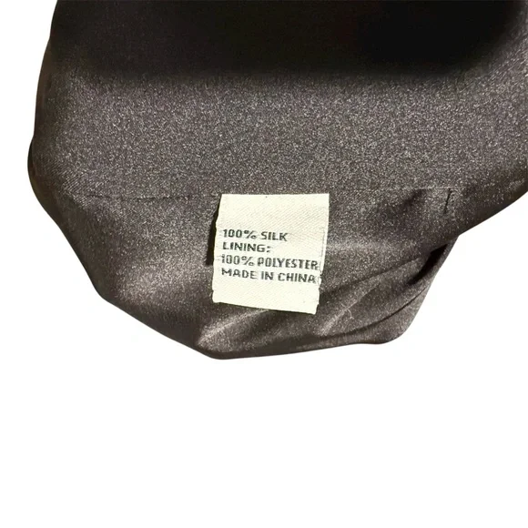 Elizabeth McKay Hong Kong Silk Maxi Skirt Black Gold Metro Print Women’s size 4 - Picture 11 of 12